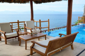 Sea the waves! Stunning beach house in five-star beachfront resort, La Cruz De Huanacaxtle